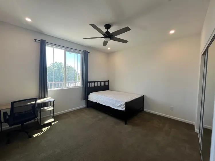 Private bedroom available for rent