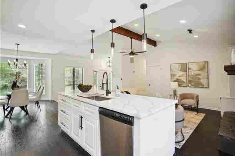 Fully furnished private room& bath