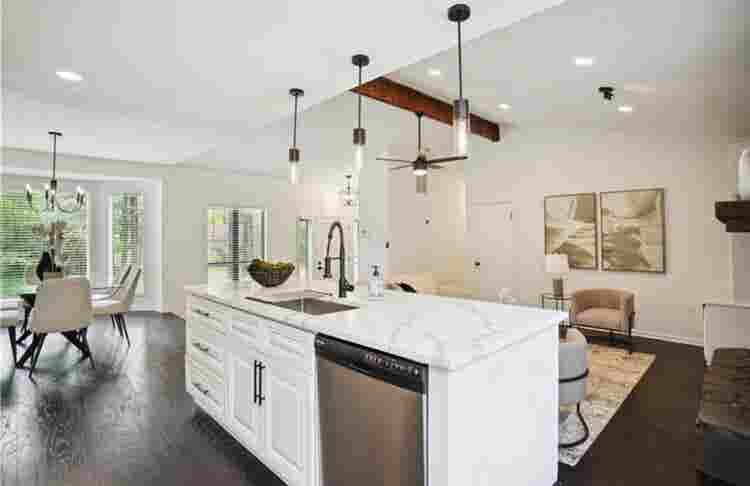 Fully furnished private room& bath