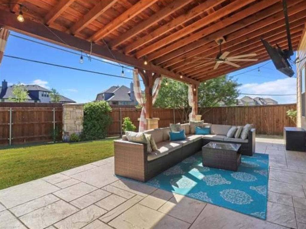 fullyfurnish private room  McKinney