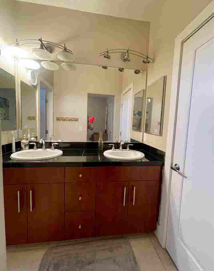 Private Room & Bath