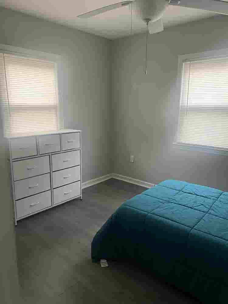 Female only room available