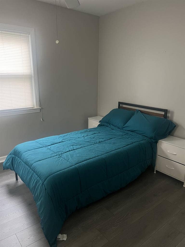 Female only room available