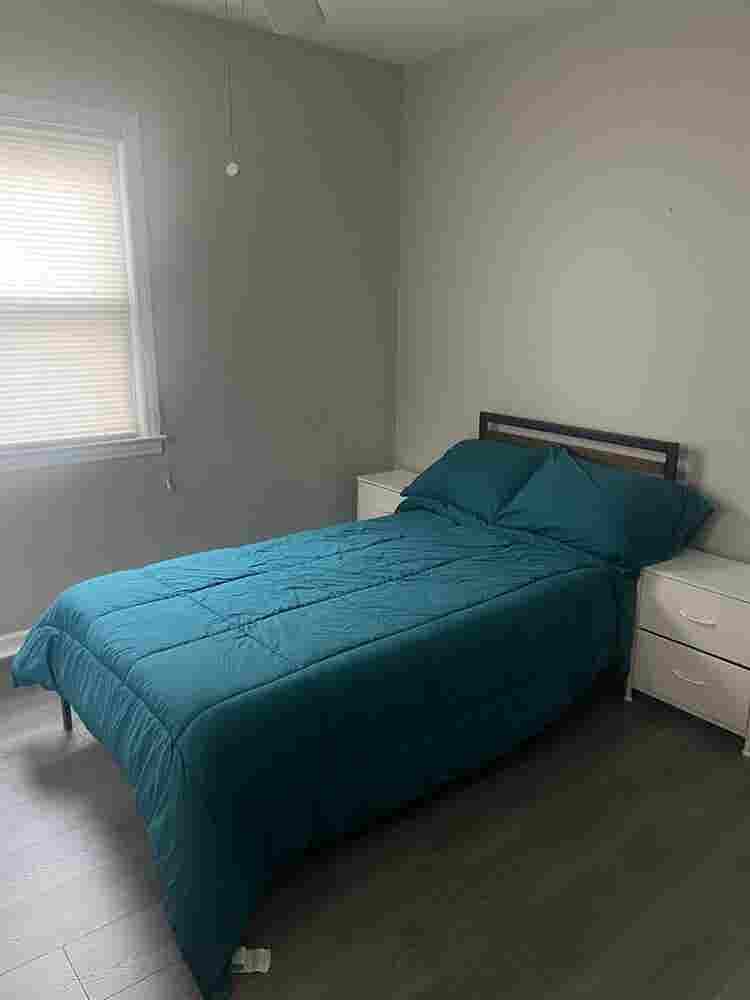Female only room available