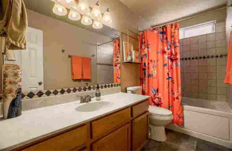Private room / Private bathroom