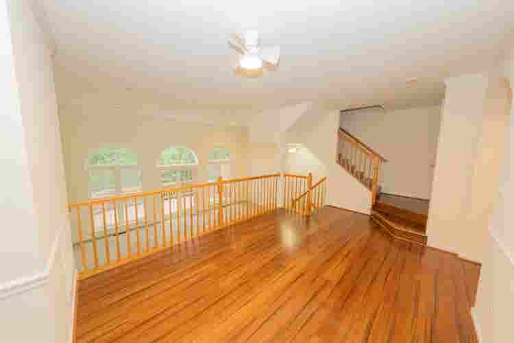 We are looking for 2 roommates!