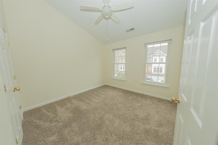 We are looking for 2 roommates!