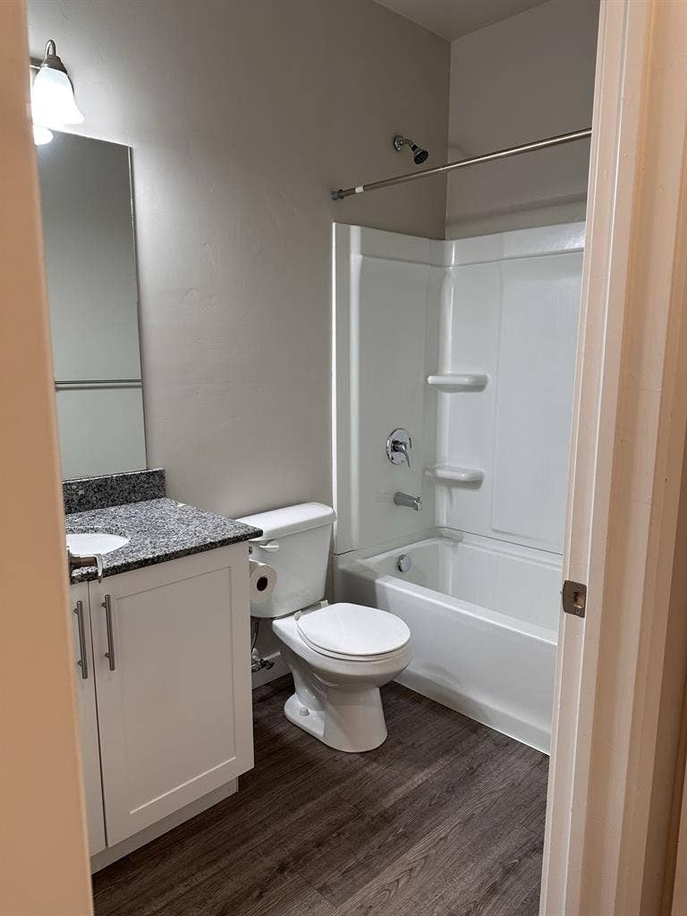 Bedroom/private bathroom available