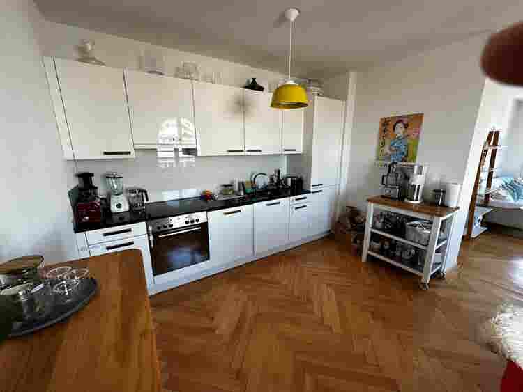 Furnished Room in Zurich – Oct Only