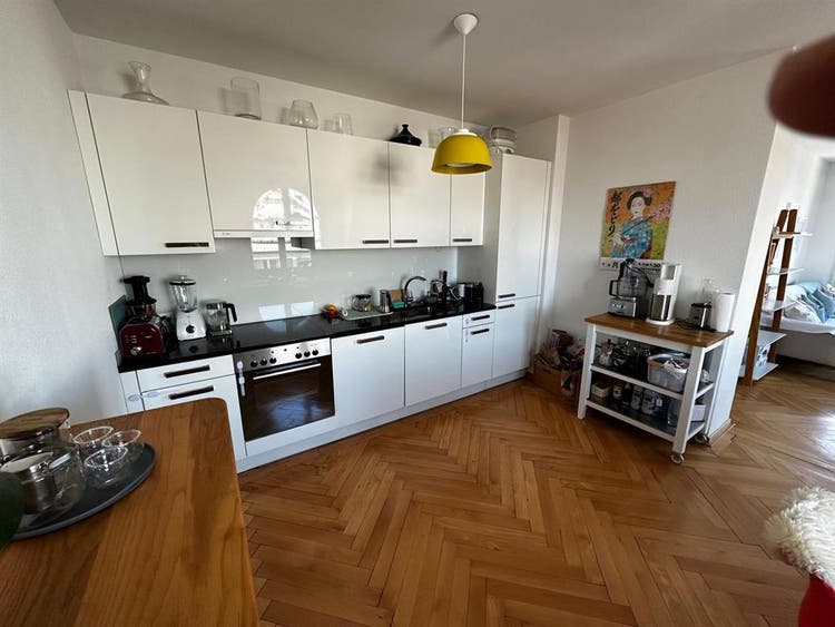 Furnished Room in Zurich – Oct Only
