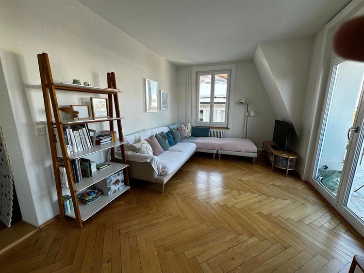Furnished Room in Zurich – Oct Only