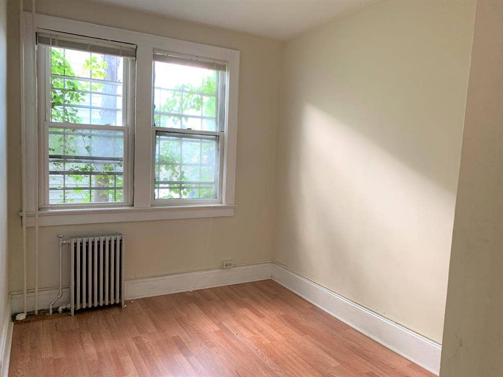 Spacious Apartment in JSQ / Heights