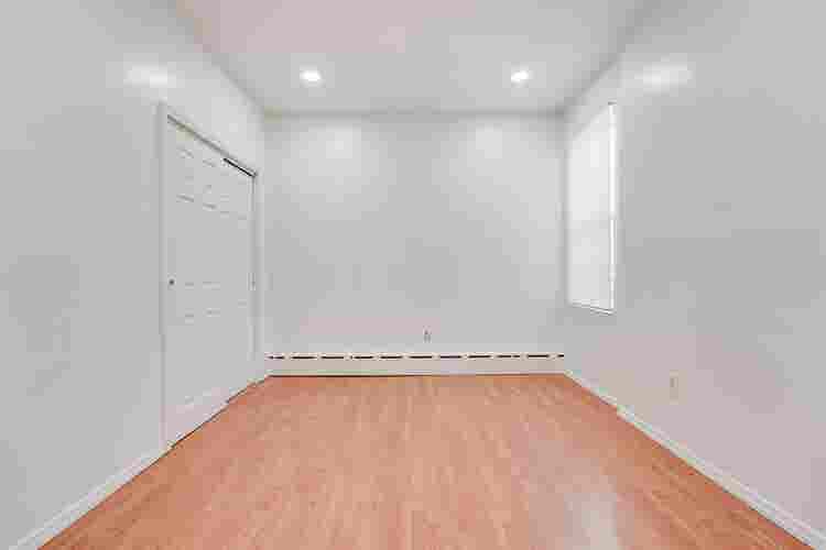 Spacious Apartment in JSQ / Heights