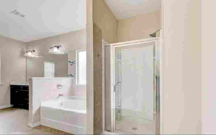 Huge private room & bath! Woodstock