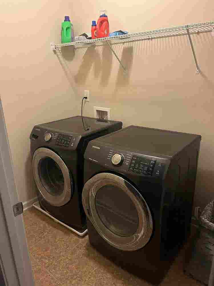 Huge private room & bath! Woodstock