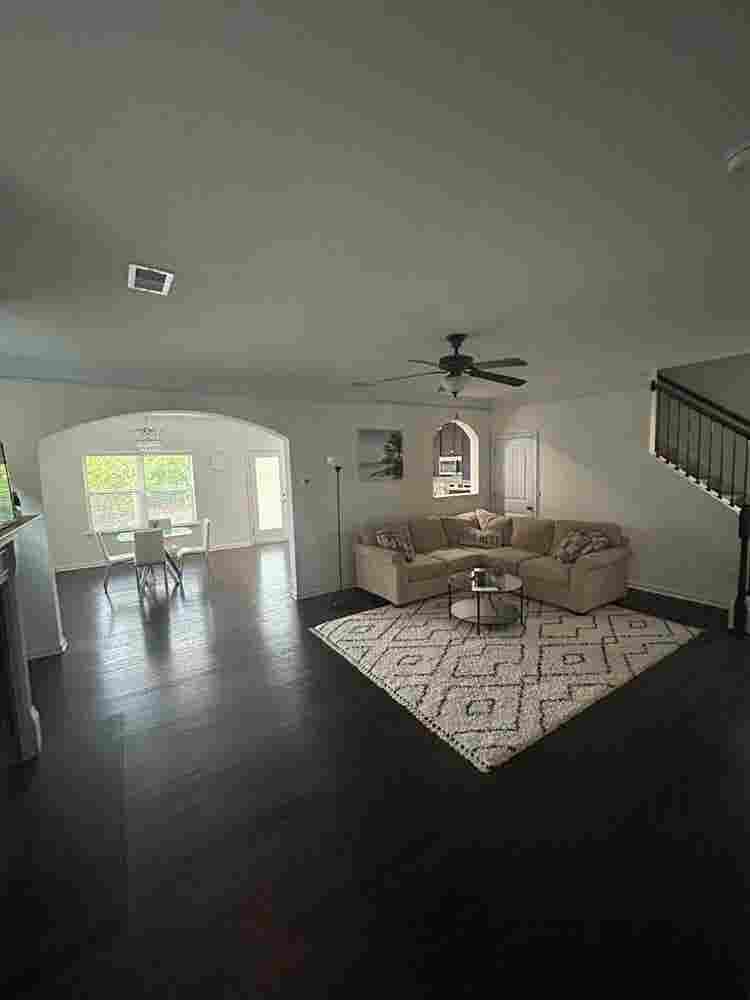 Huge private room & bath! Woodstock