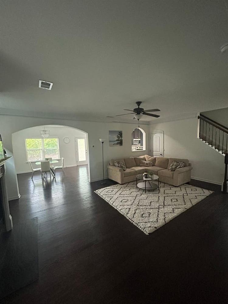 Huge private room & bath! Woodstock