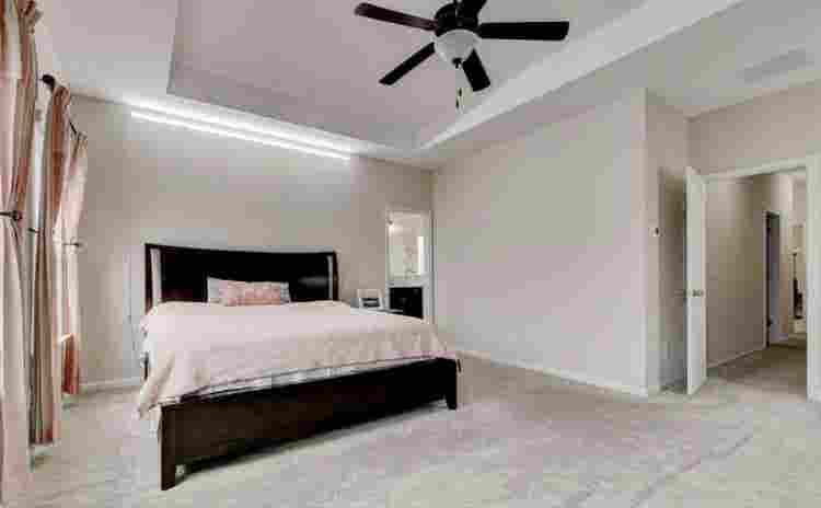 Huge private room & bath! Woodstock
