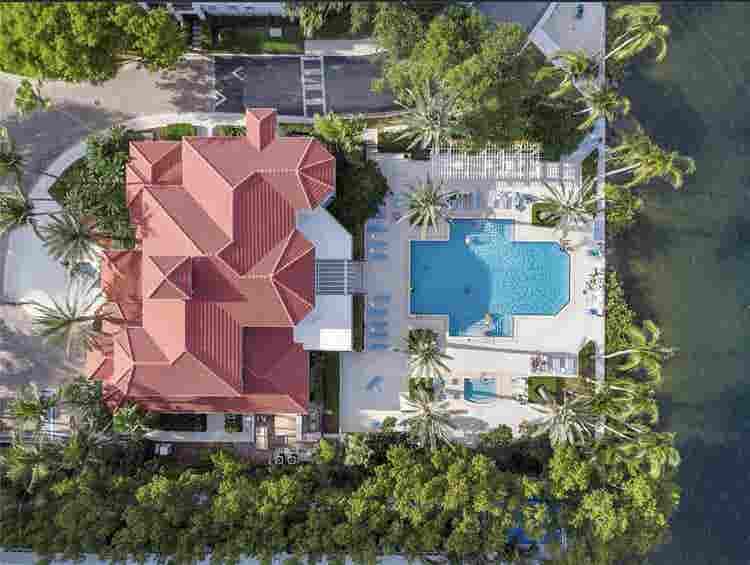 Beautiful  condo prime location