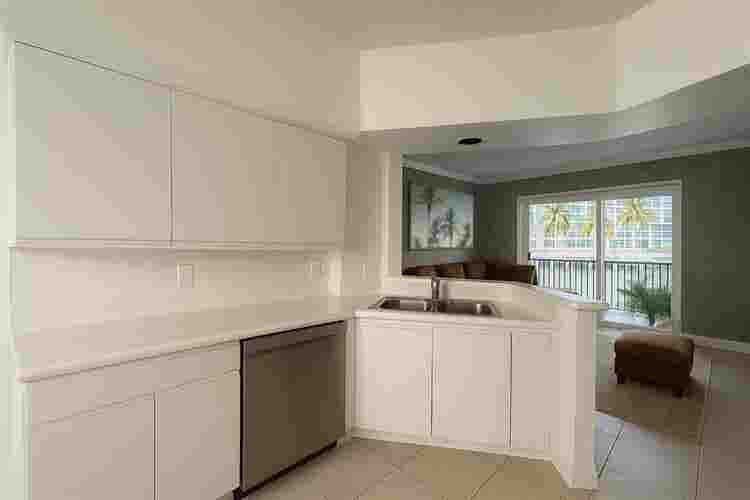Beautiful  condo prime location