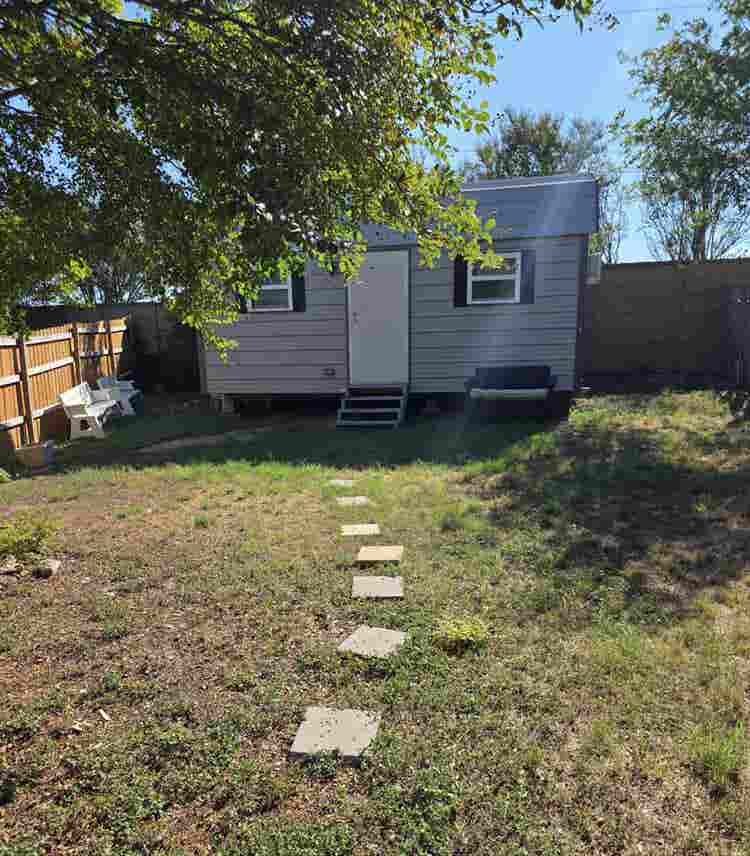 Tiny house with Southern Charm!