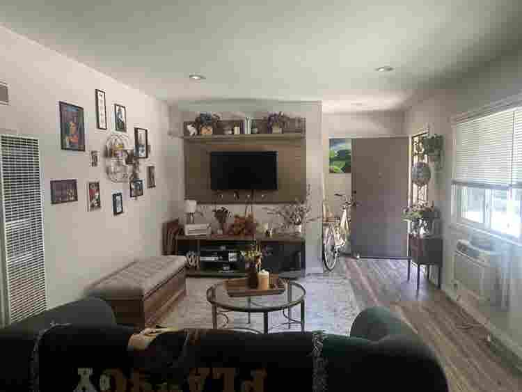 Private bed & Private Bath - Oct 1