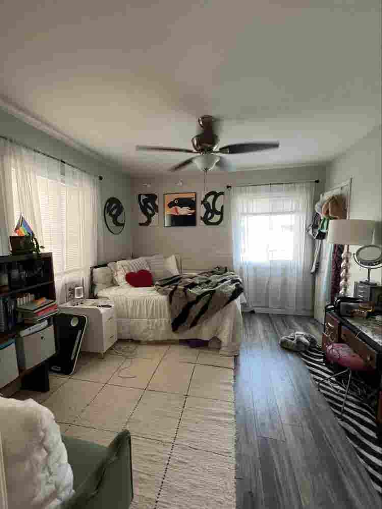 Private bed & Private Bath - Oct 1