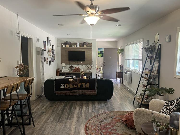 Private bed & Private Bath - Oct 1