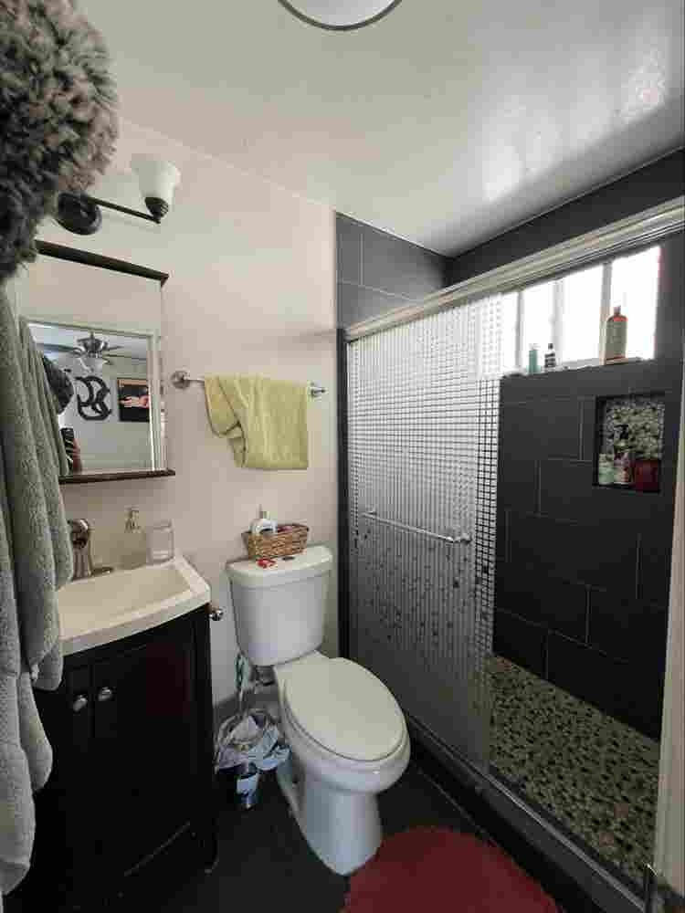 Private bed & Private Bath - Oct 1