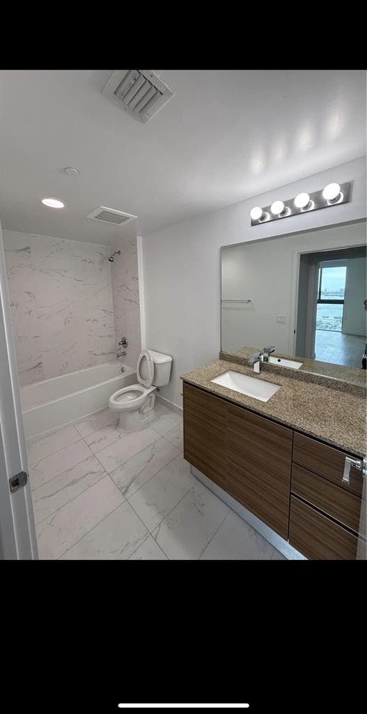 Private bedroom + Bathroomm