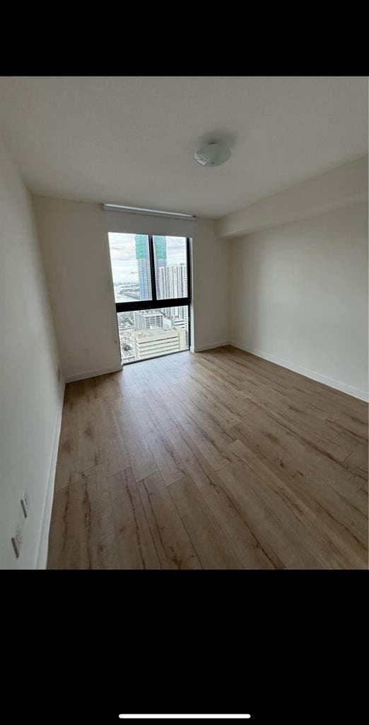 Private bedroom + Bathroomm