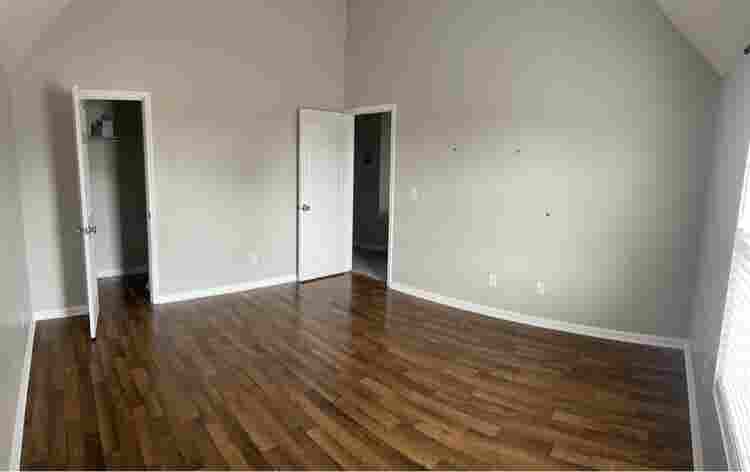 Large room for rent
