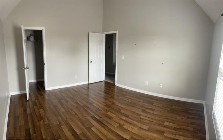 Large room for rent