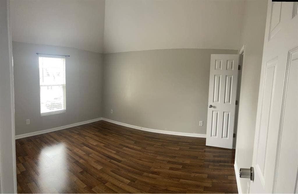 Large room for rent