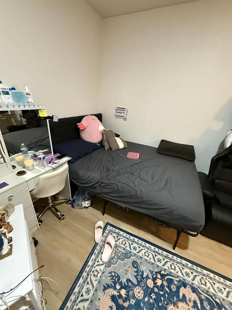 ✨Spacious Room in Midtown South✨
