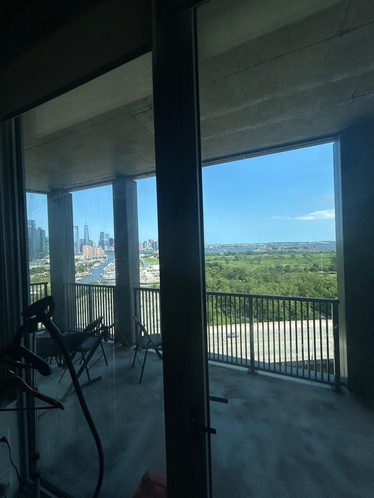 ROOM FOR RENT IN JERSEY CITY, NJ