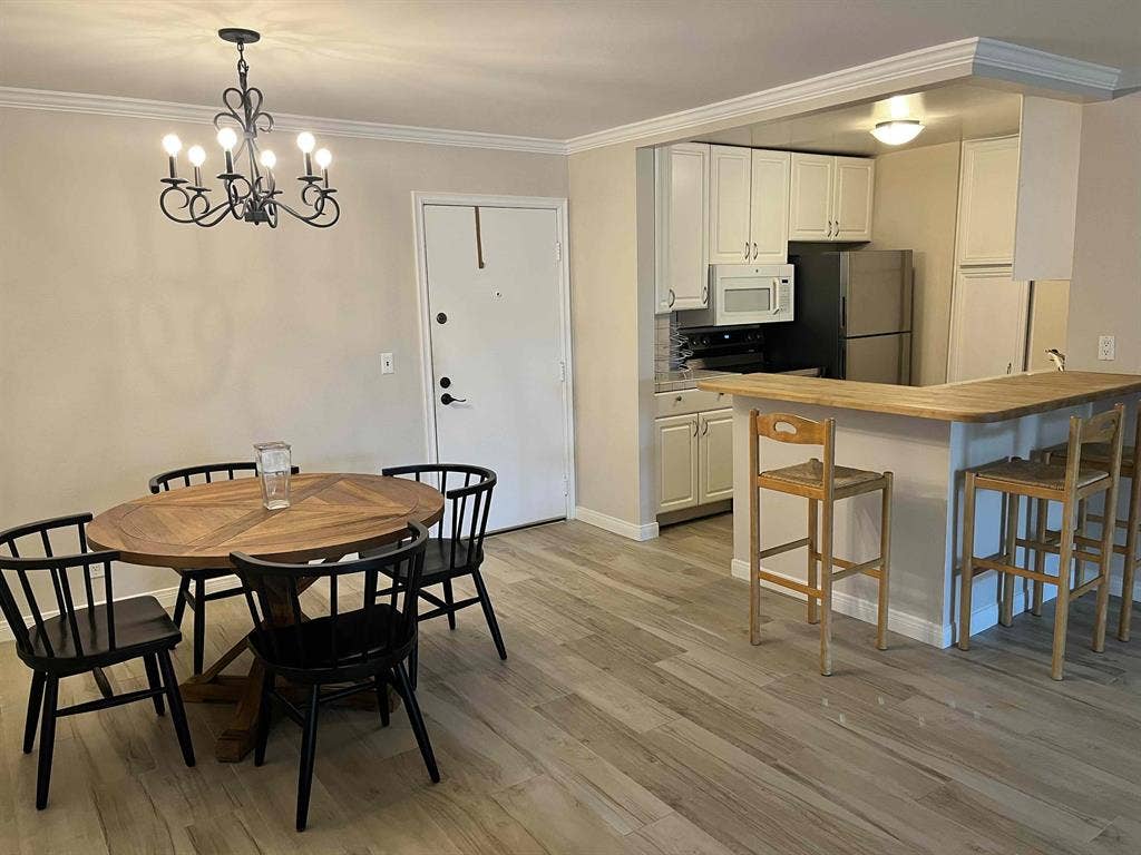 Playa Del Rey condo B
