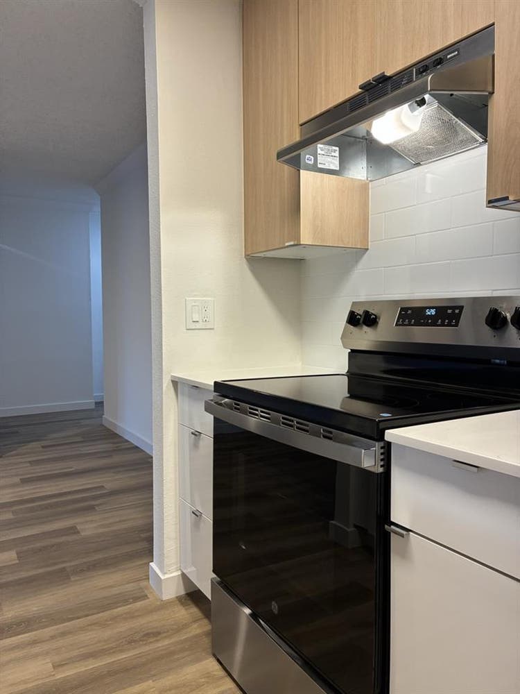 Master bedroom utilities included!