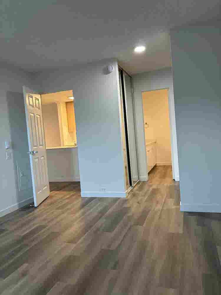Master bedroom utilities included!