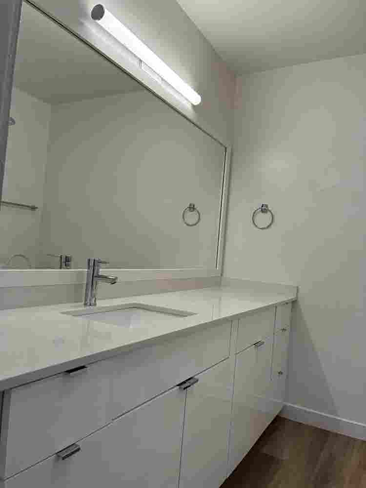 Master bedroom utilities included!
