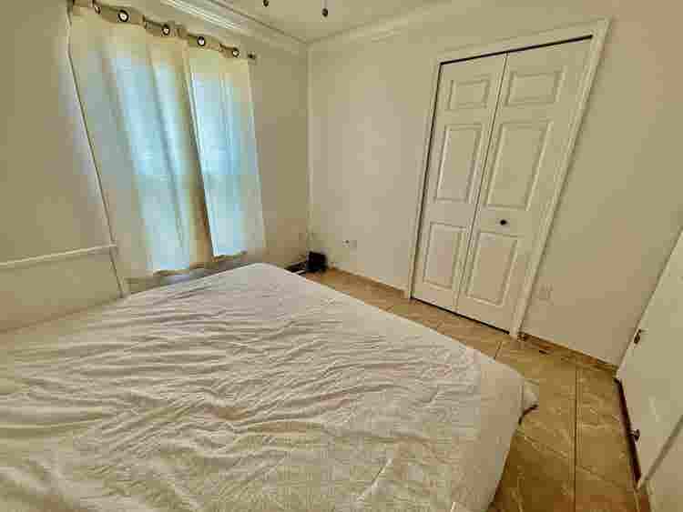 Looking for a roommate