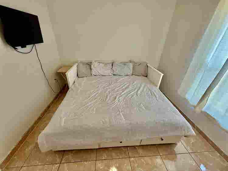 Looking for a roommate