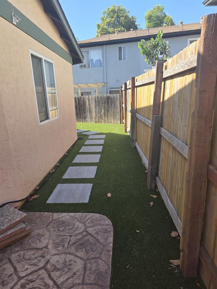 1 Medium/Large Size room Available