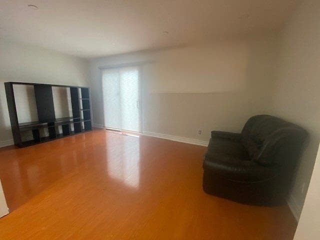 Spacious bath for rent !
