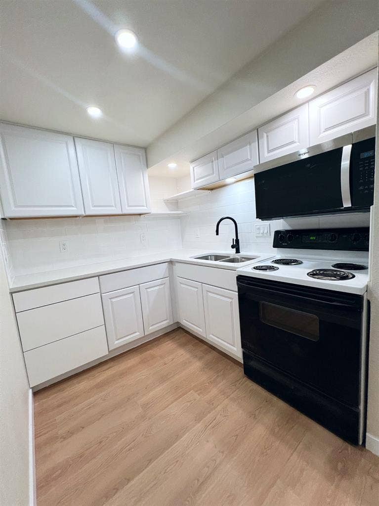 Convenient
 newly remodeled oasis!