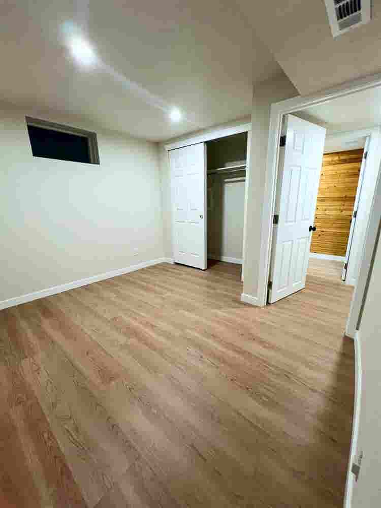 Convenient
 newly remodeled oasis!