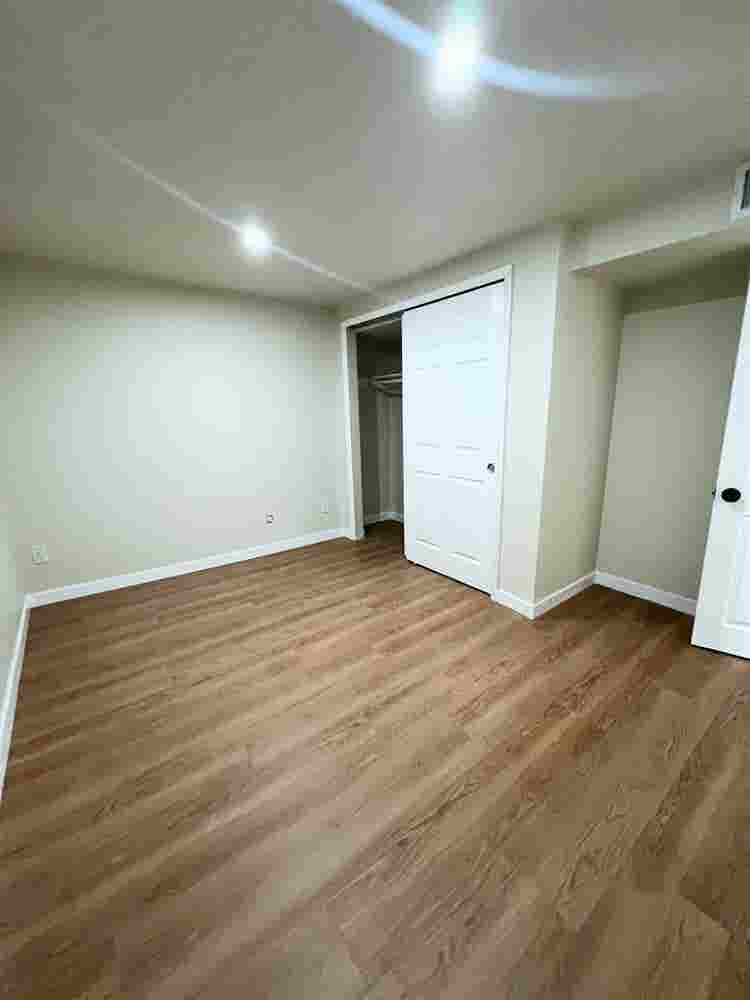 Convenient
 newly remodeled oasis!