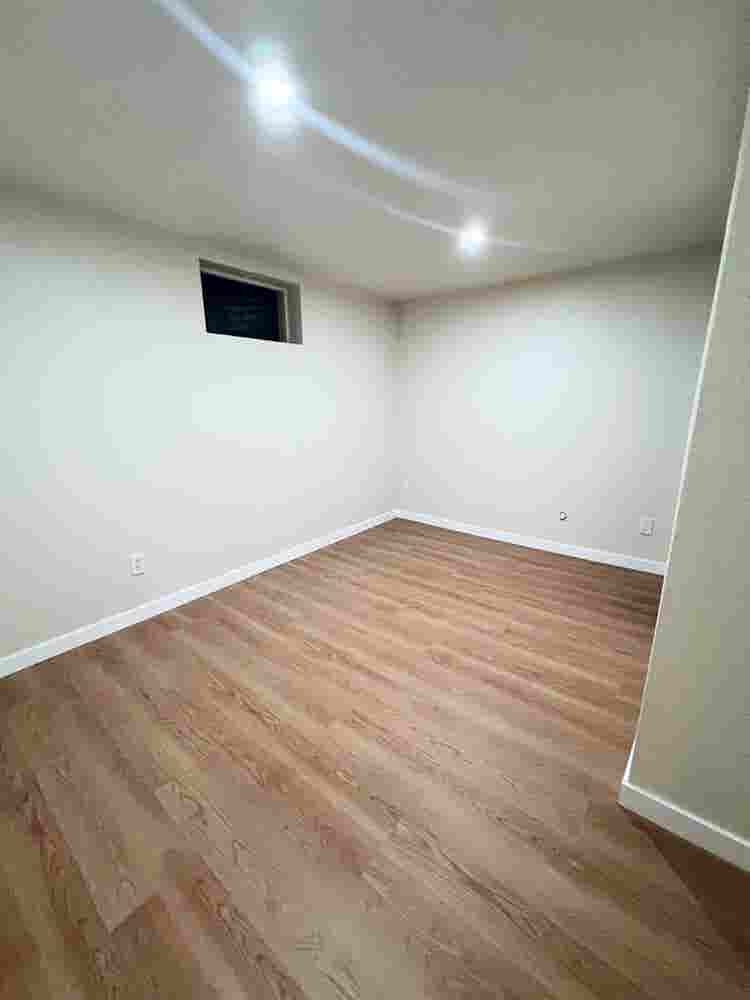 Convenient
 newly remodeled oasis!