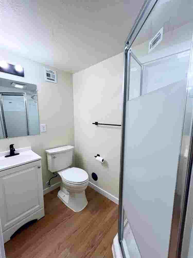 Convenient
 newly remodeled oasis!