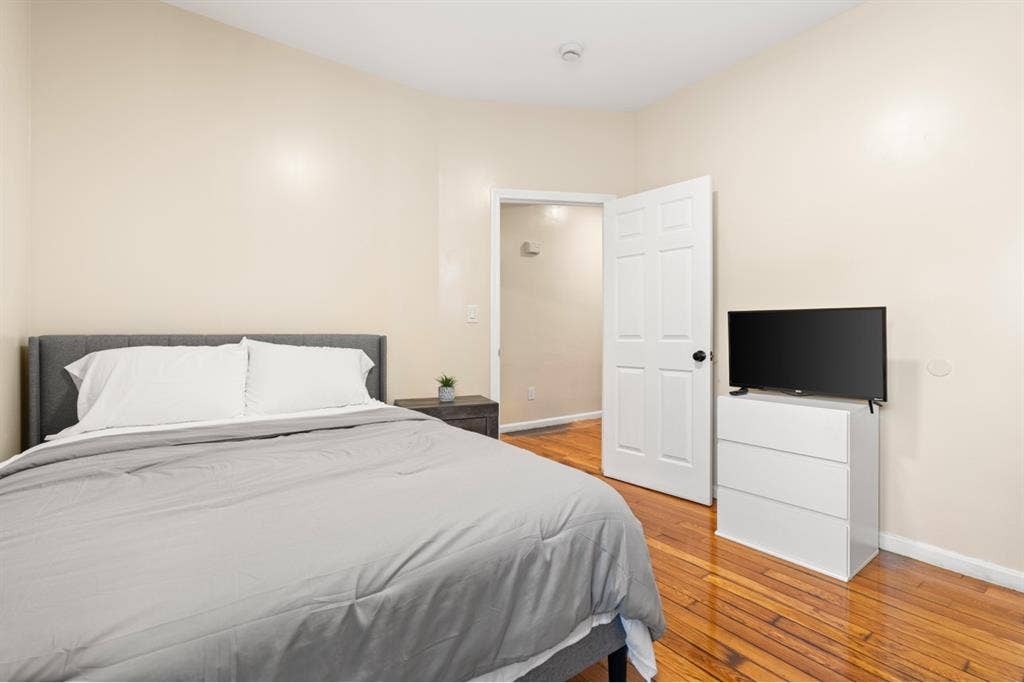 3BR Near Hospitals and Universities